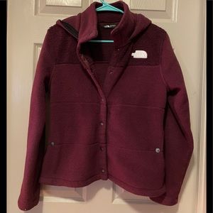 Red/‎ Burgundy The North Face Snap Fleece Women Size Small